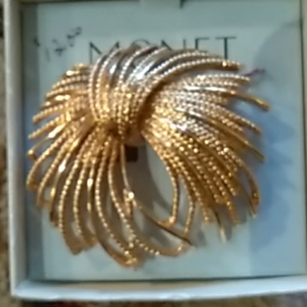 Monet brooch boxed